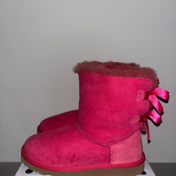 Hot Pink Bailey Bow UGGS - Picture 1 of 5